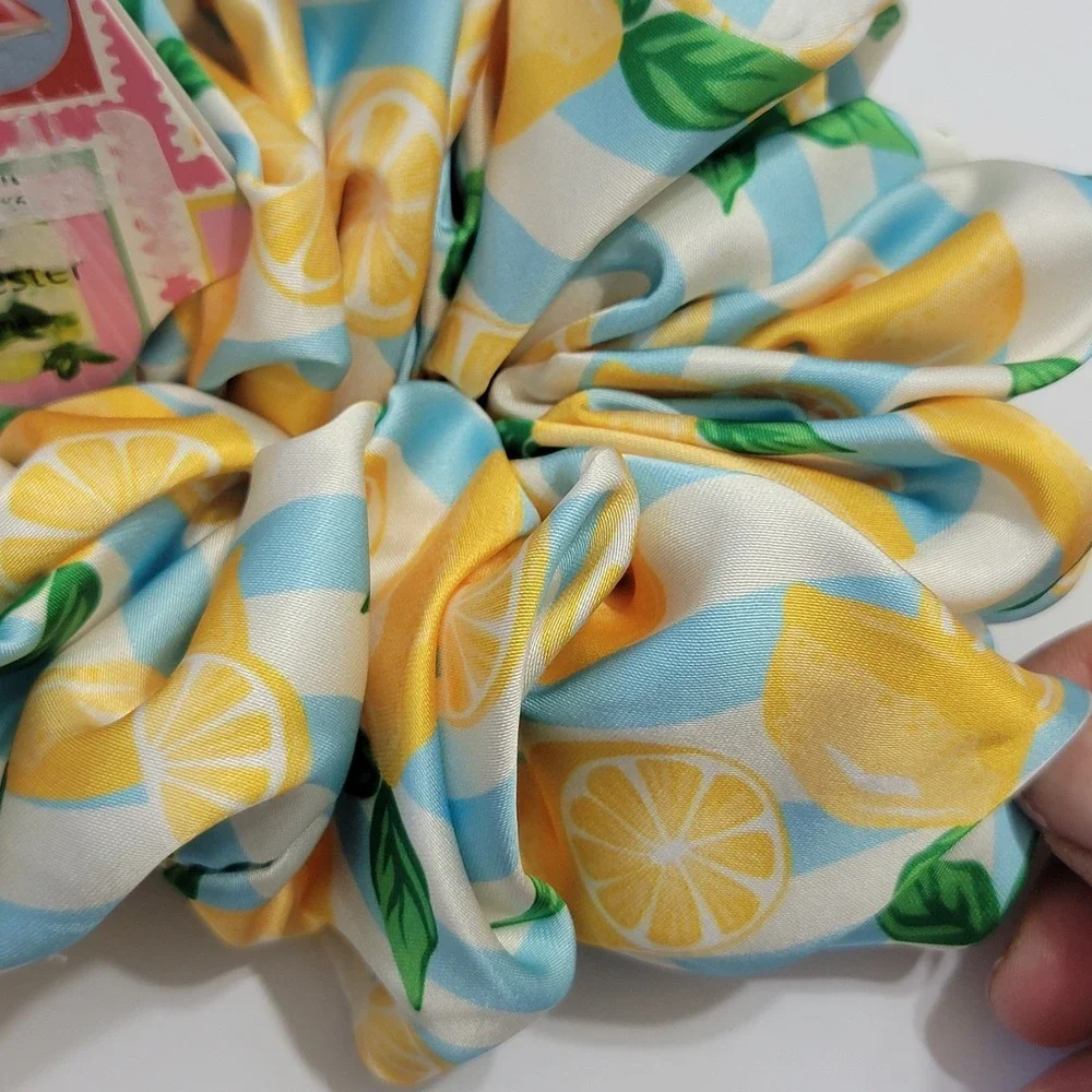 Piper-K‎ Set Of 2 Oversized Scrunches Lemon Striped & Creme Summertime Beach